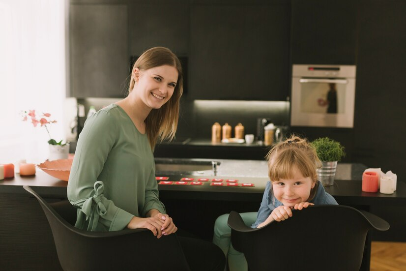 mothers-day-concept_23-2147797130